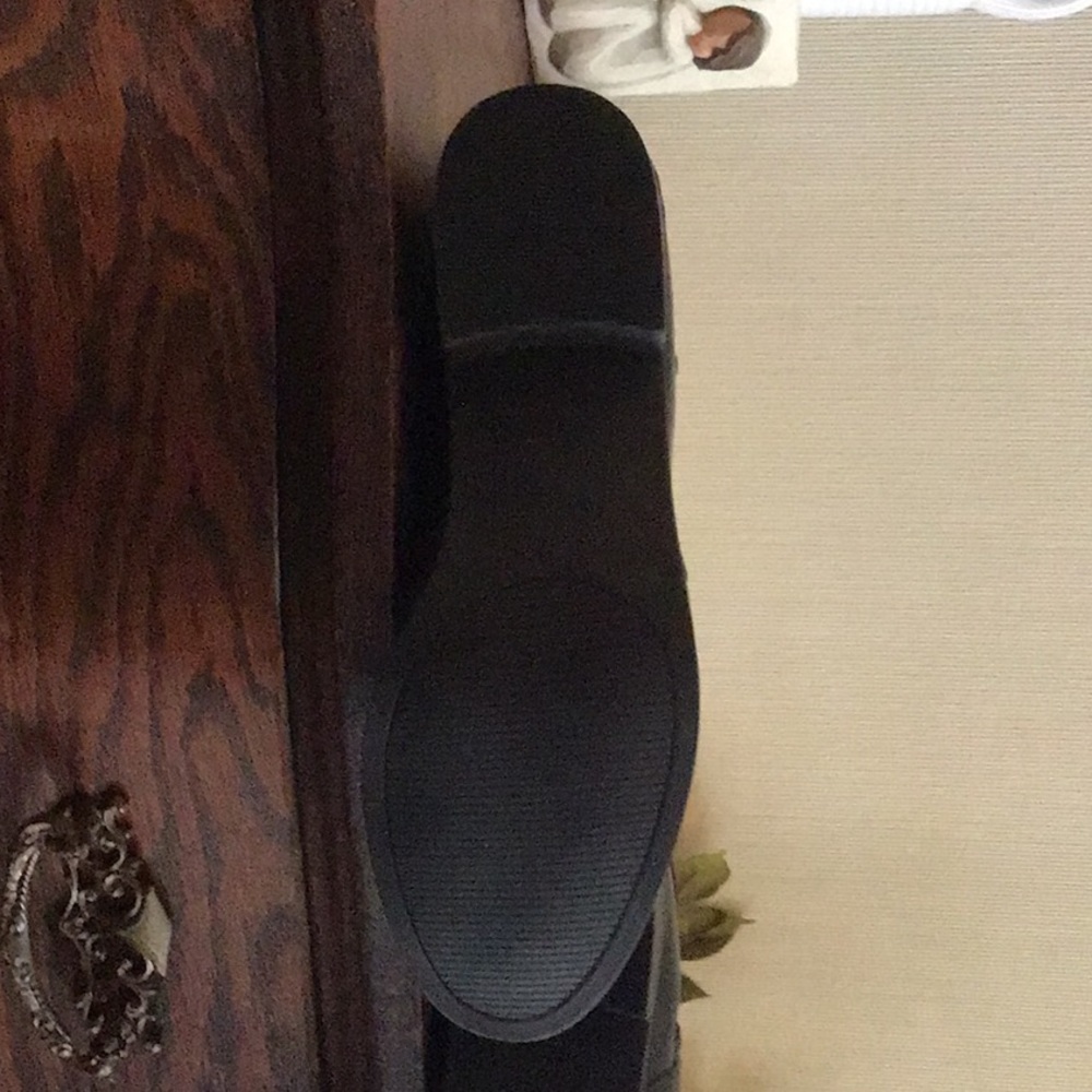 Boots - Picture 3 of 4
